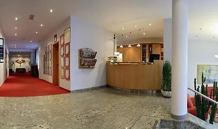 酒店 密查里斯酒店及餐厅 4*