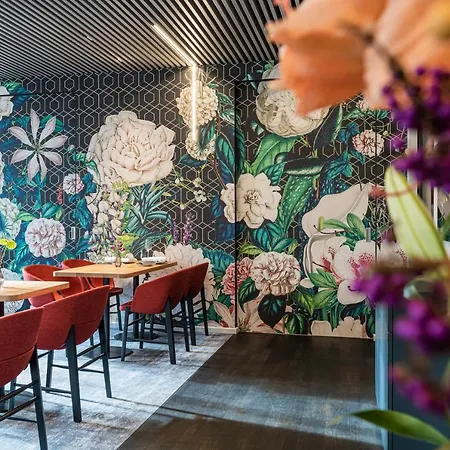 密查里斯酒店及餐厅 4*